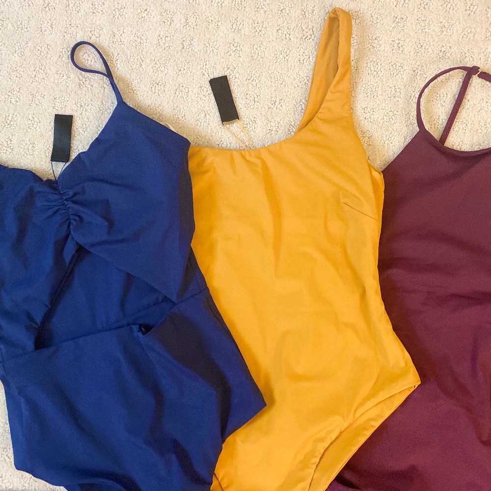 Swimsuit Bundle! (3) (Dos Gardenias)